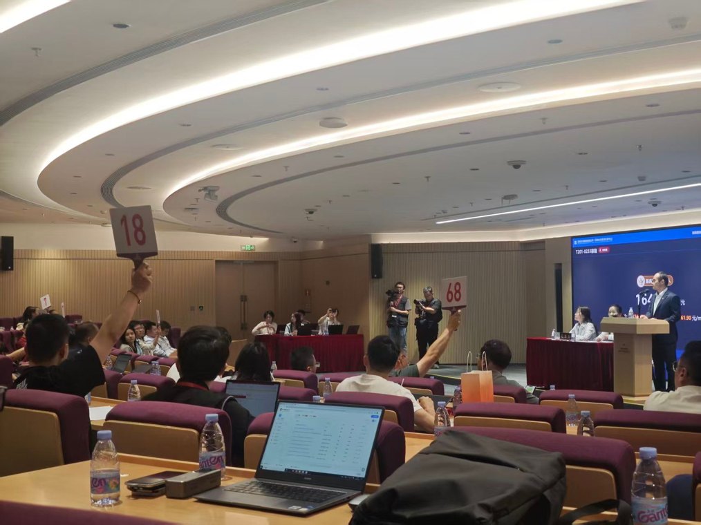 建发房产蛰伏237轮后出手，35.25亿元拿下深圳前海桂湾地块，刷新前海楼面价纪录